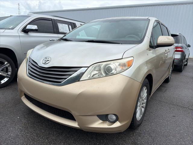 2013 Toyota Sienna XLE V6 8 Passenger for sale in Fort Walton Beach, FL