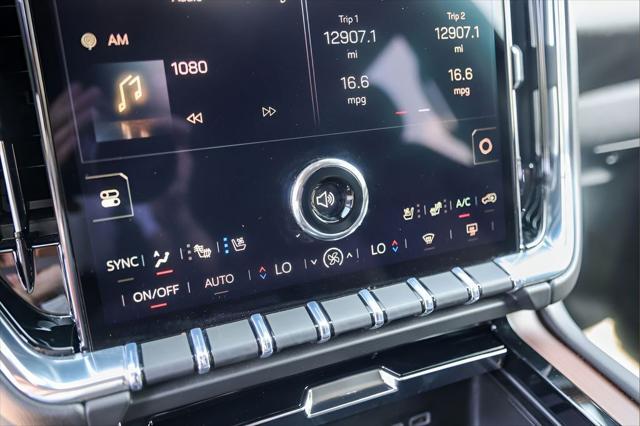 2025 GMC Yukon XL 4WD Denali