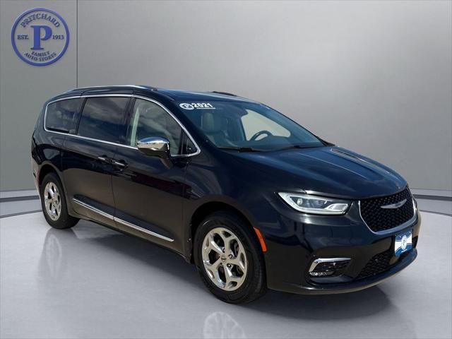 2021 Chrysler Pacifica Limited AWD for sale in Forest City, IA