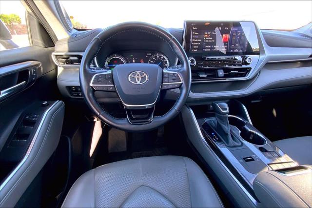 Used 2020 Toyota Highlander Hybrid Platinum For Sale in Lubbock, TX