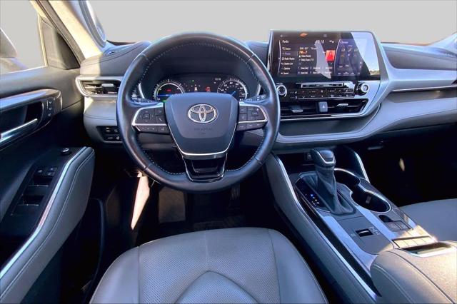 Used 2020 Toyota Highlander Hybrid Platinum For Sale in Lubbock, TX
