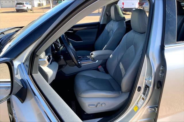 Used 2020 Toyota Highlander Hybrid Platinum For Sale in Lubbock, TX