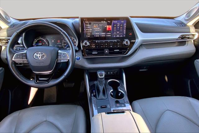 Used 2020 Toyota Highlander Hybrid Platinum For Sale in Lubbock, TX