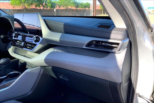 Used 2020 Toyota Highlander Hybrid Platinum For Sale in Lubbock, TX