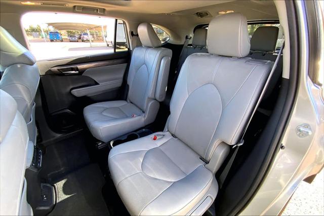Used 2020 Toyota Highlander Hybrid Platinum For Sale in Lubbock, TX