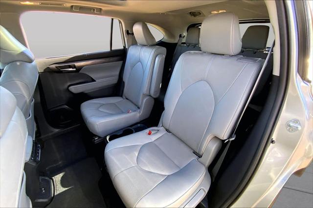 Used 2020 Toyota Highlander Hybrid Platinum For Sale in Lubbock, TX