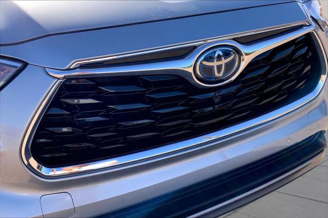 Used 2020 Toyota Highlander Hybrid Platinum For Sale in Lubbock, TX
