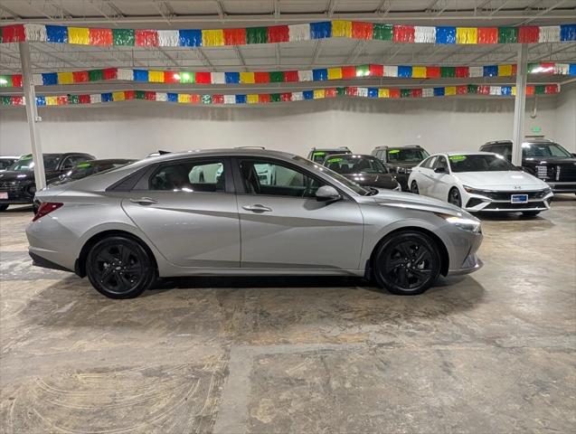 2023 Hyundai Elantra SEL 2023 Hyundai Elantra SEL
