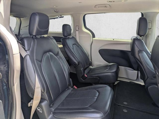 2022 Chrysler Pacifica Touring L AWD