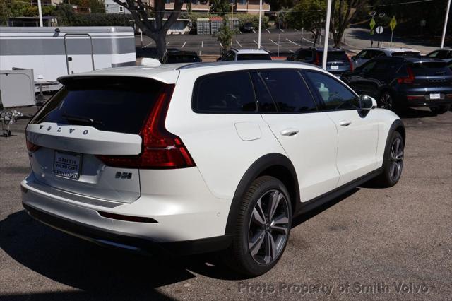 2026 Volvo V60 Cross Country Plus, B5 AWD Gas (mild hybrid)