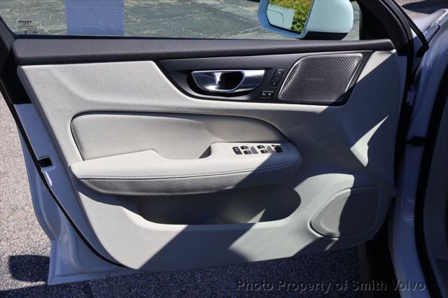 2026 Volvo V60 Cross Country Plus, B5 AWD Gas (mild hybrid)