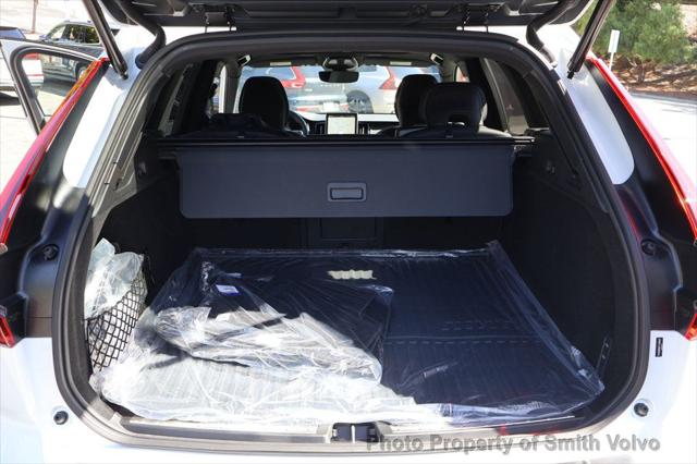 2026 Volvo XC60 Plug-In Hybrid Black Edition Ultra, T8 AWD Electric/Gasoline, Dark