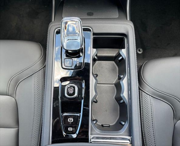 2026 Volvo XC90 Core, B5 AWD Gas (mild hybrid), Gasoline, Bright, 7 Seats