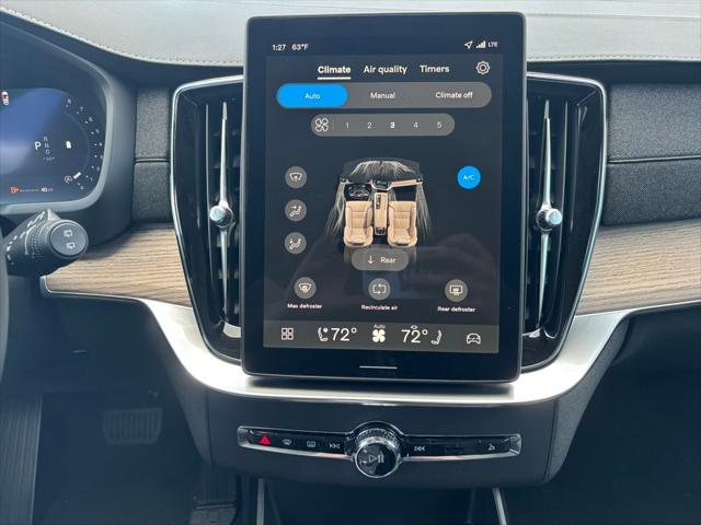 2026 Volvo XC90 Core, B5 AWD Gas (mild hybrid), Gasoline, Bright, 7 Seats