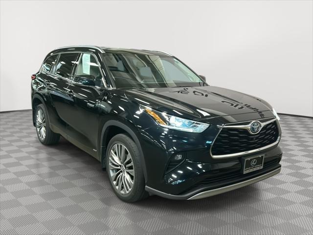 2021 Toyota Highlander Hybrid Platinum for sale in Omaha, NE