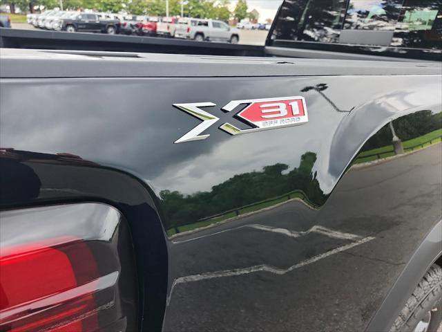 2026 GMC Sierra 2500HD Crew Cab, Standard Bed, SLT, 4WD