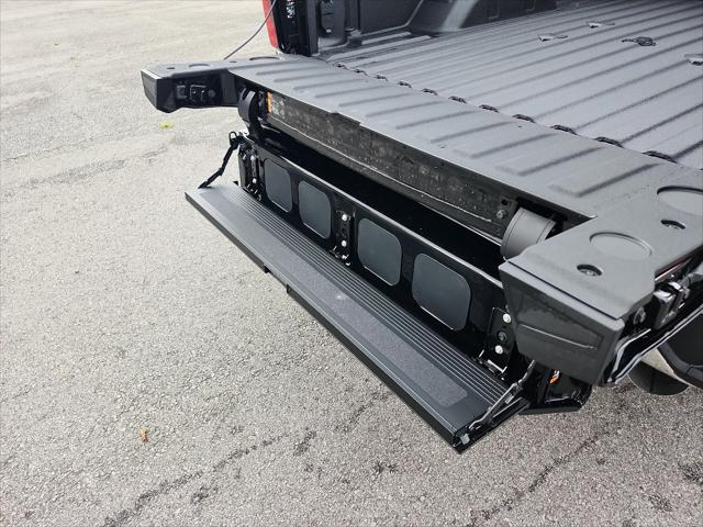 2026 GMC Sierra 2500HD Crew Cab, Standard Bed, SLT, 4WD