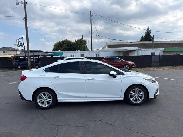 2017 Chevrolet Cruze LT Auto