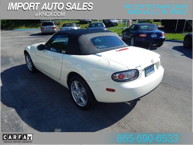 2006 Mazda MX-5 Base 2dr Convertible