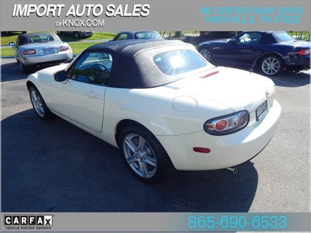 2006 Mazda MX-5 Base 2dr Convertible