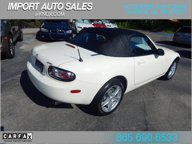2006 Mazda MX-5 Base 2dr Convertible