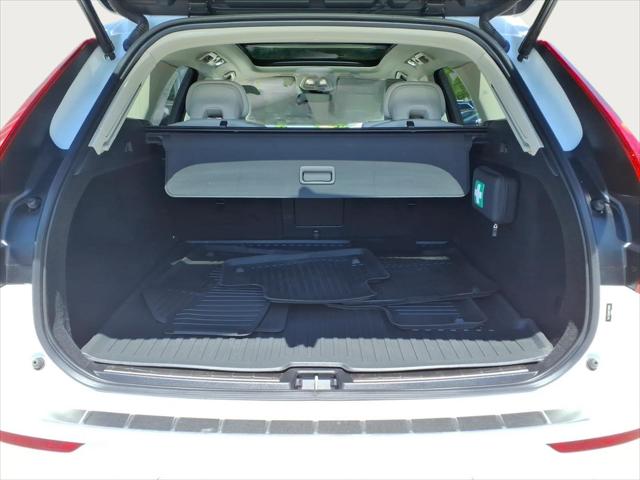 2023 Volvo XC60 B5 Plus Dark Theme