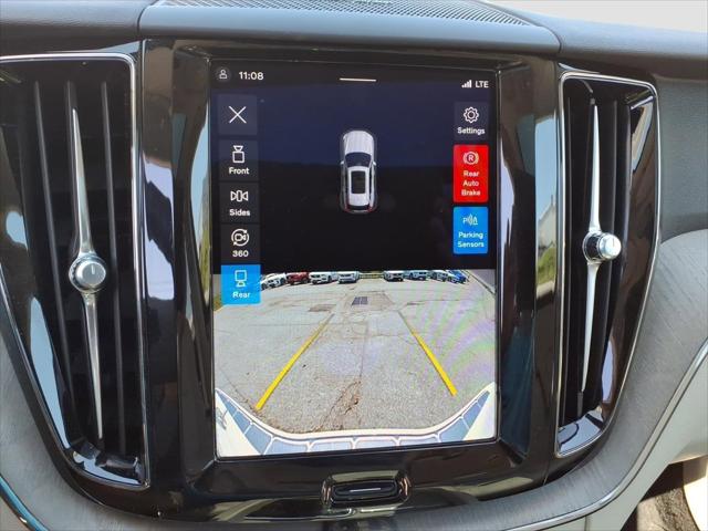 2023 Volvo XC60 B5 Plus Dark Theme