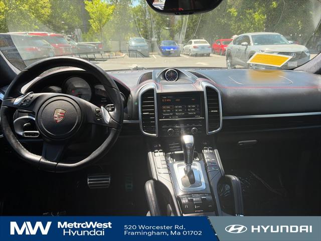 2013 Porsche Cayenne GTS