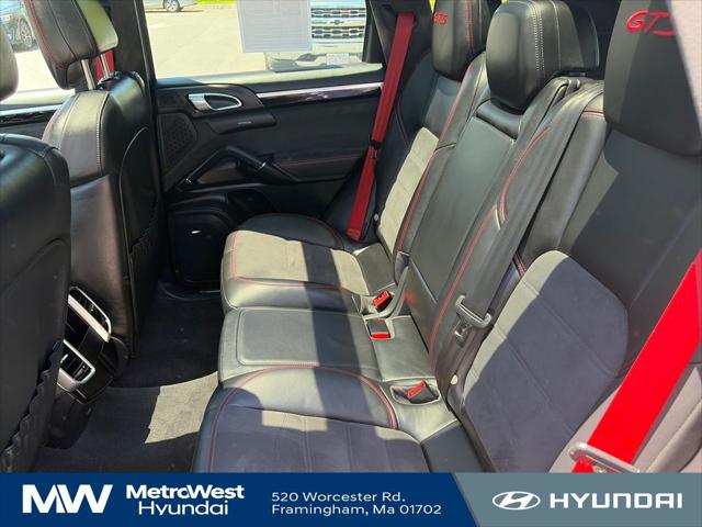 2013 Porsche Cayenne GTS