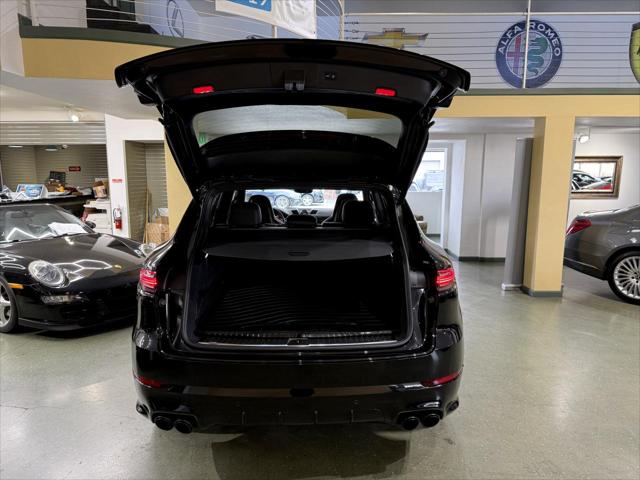 2020 Porsche Cayenne E-Hybrid E-Hybrid
