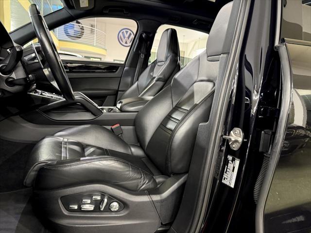 2020 Porsche Cayenne E-Hybrid E-Hybrid