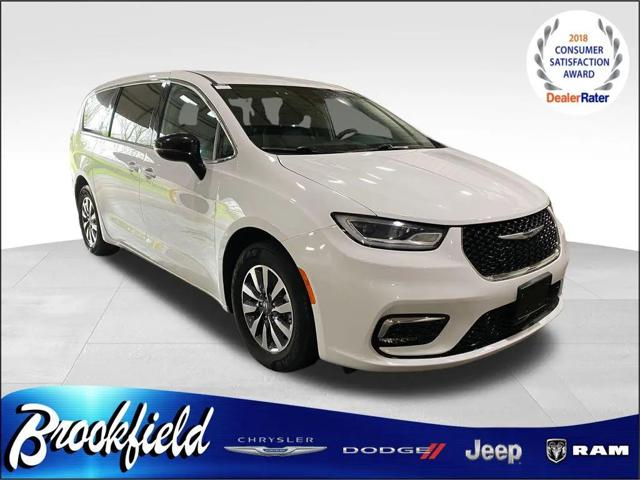 2024 Chrysler Pacifica Hybrid Select for sale in Benton Harbor, MI