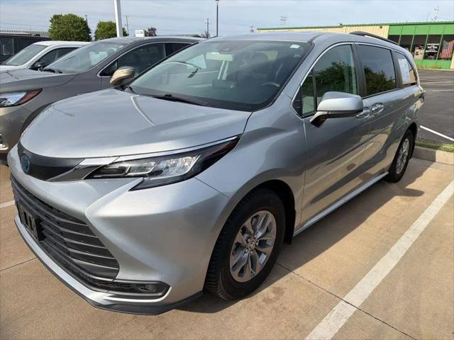 2022 Toyota Sienna LE for sale in Ottawa, IL