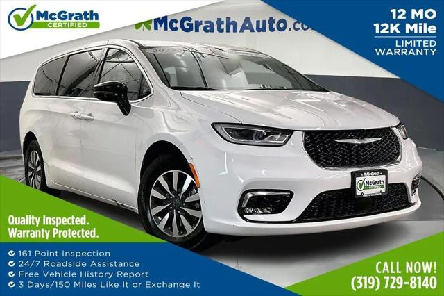 2024 Chrysler Pacifica Hybrid Select for sale in Cedar Rapids, IA