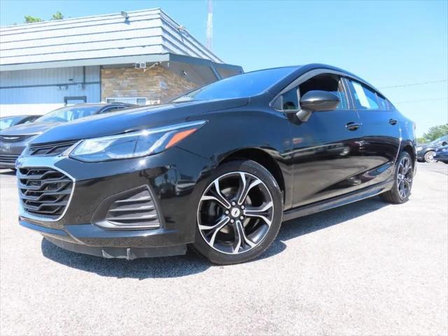 2019 Chevrolet Cruze LT for sale in Wickliffe, OH