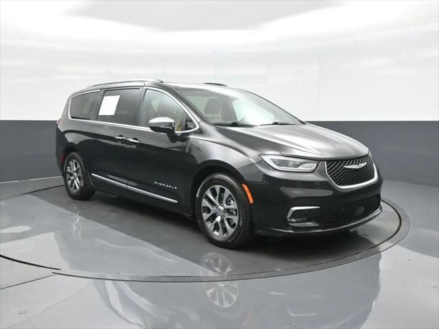 2023 Chrysler Pacifica Hybrid Pinnacle for sale in Kansas City, MO