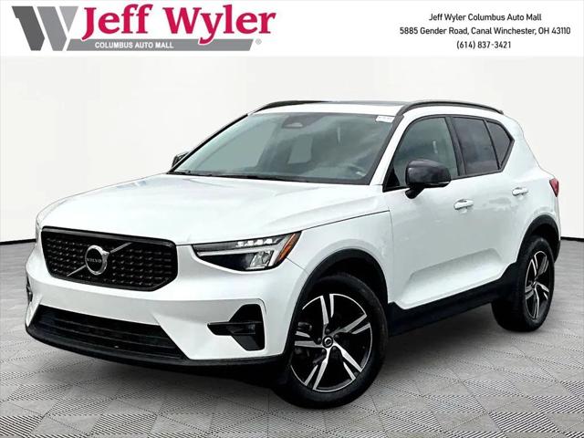 2023 Volvo XC40 B5 Plus Dark Theme for sale near CANAL WINCHESTER, OH