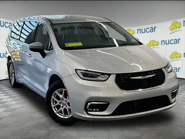 2023 Chrysler Pacifica Touring L for sale in Concord, NH