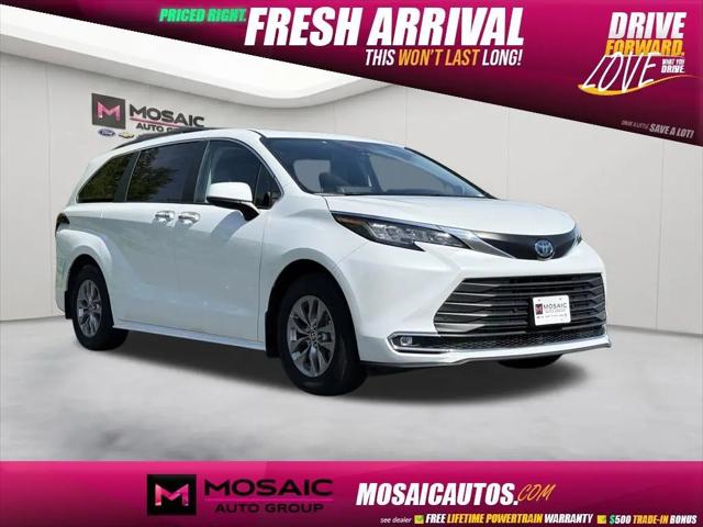 2022 Toyota Sienna XLE for sale in Zumbrota, MN