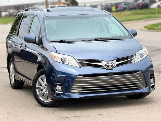 2017 Toyota Sienna XLE Premium 7 Passenger for sale in Kansas City, KS