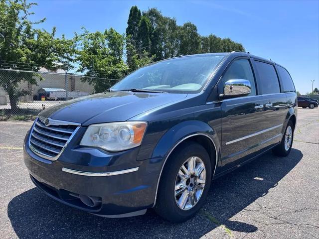 2008 Chrysler Town & Country Limited for sale in Cuyahoga Falls, OH