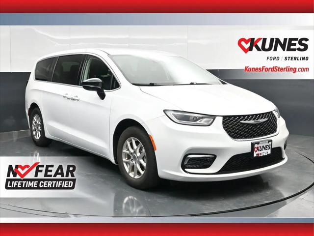 2024 Chrysler Pacifica Touring L for sale in Sterling, IL