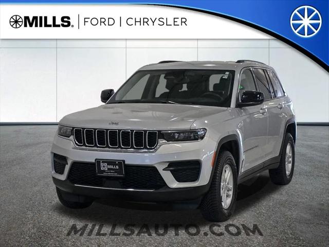 2023 Jeep Grand Cherokee Laredo 4x4 for sale in Willmar, MN
