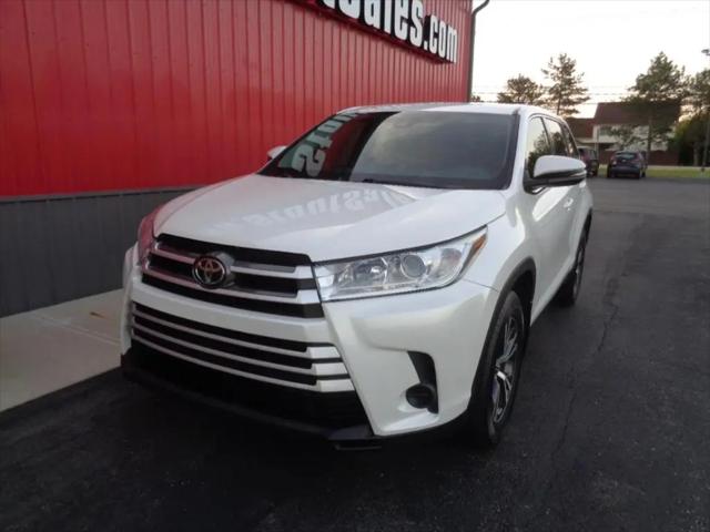 2019 Toyota Highlander LE for sale in Fairborn, OH