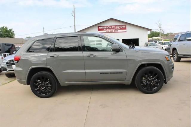 2021 Jeep Grand Cherokee Laredo X 4x4 for sale in Waterloo, IA