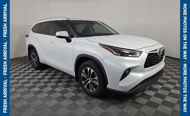 2023 Toyota Highlander XLE for sale in Iowa City, IA