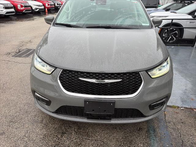 2022 Chrysler Pacifica Hybrid Touring L