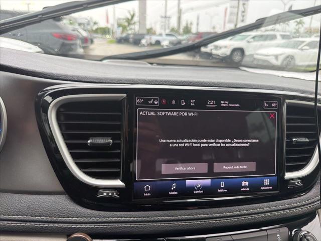 2022 Chrysler Pacifica Hybrid Touring L