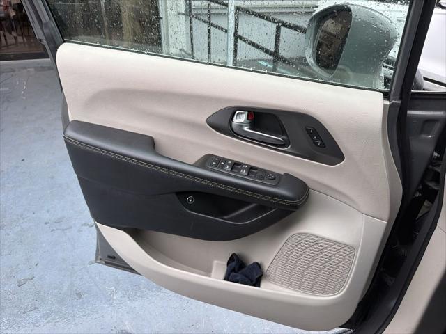 2022 Chrysler Pacifica Hybrid Touring L