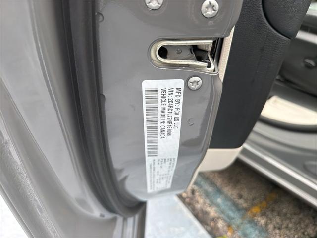 2022 Chrysler Pacifica Hybrid Touring L